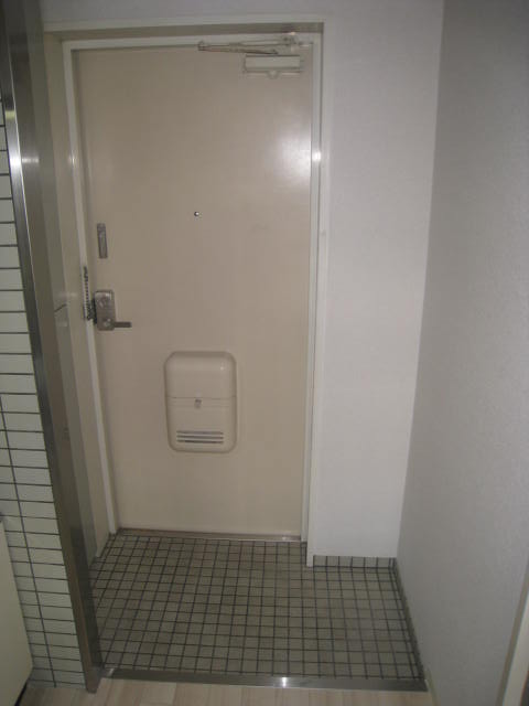 玄関　※写真は別のお部屋のものです。現況を優先させて頂きます。