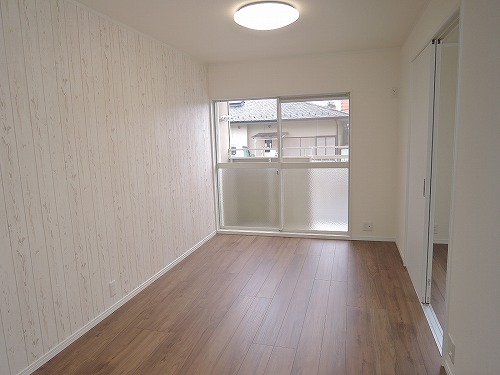 居室・リビング　室内写真は別部屋です