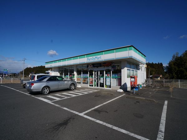 コンビニ　ファミリーマート大田原北金丸店（コンビニ）まで892m