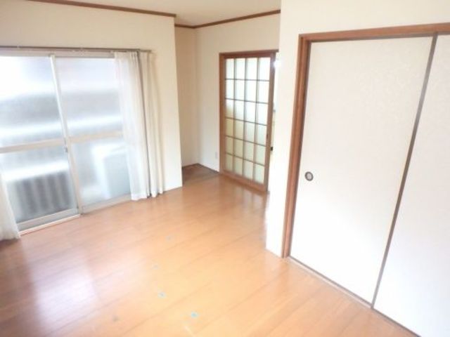 居室・リビング　【居間・リビング】別の部屋の写真です