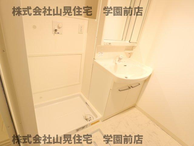 【奈良市鶴舞西町のマンションの洗面設備】