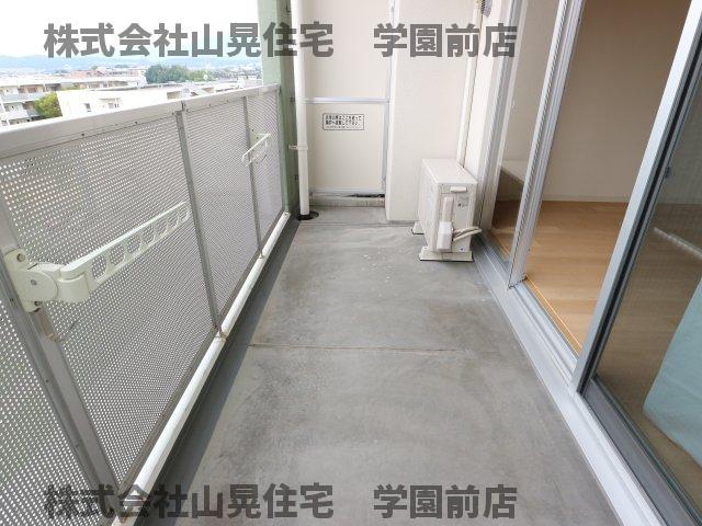 【奈良市鶴舞西町のマンションのバルコニー】