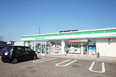 コンビニ　ファミリーマート新潟立仏店（コンビニ）まで966m