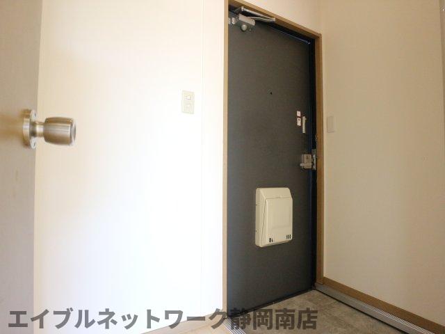 玄関　落ち着いた玄関です