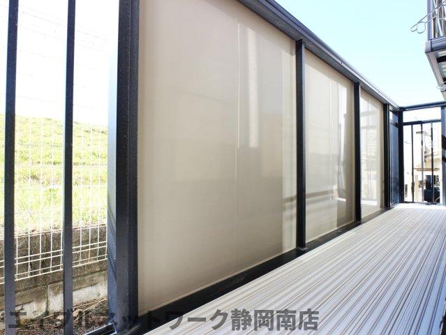 バルコニー　陽当たり良好なバルコニーです