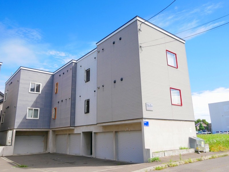 建物外観　閑静な住宅地に建つお部屋です♪