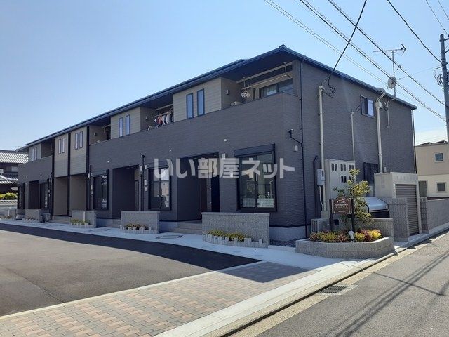 松山市東垣生町のアパートの建物外観