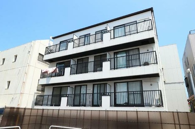 建物外観　外観はこんな感じです。