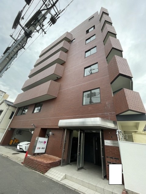 【広島市中区光南のマンションの建物外観】