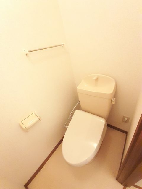 【ソレイユＢのトイレ】