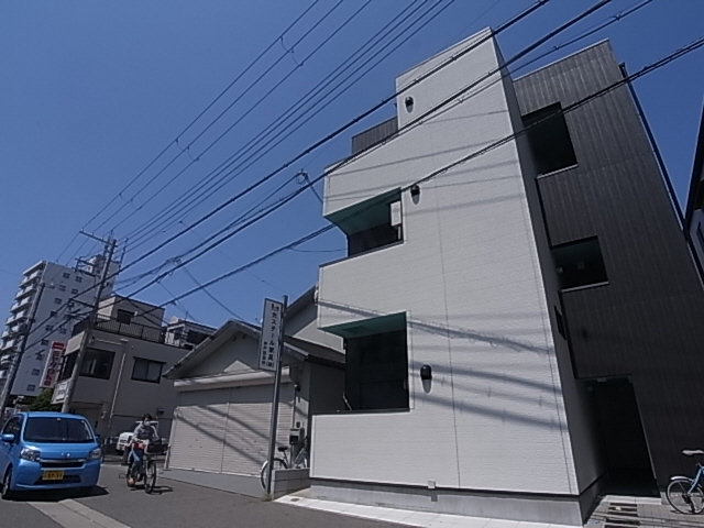 神戸市長田区菅原通のアパートの建物外観