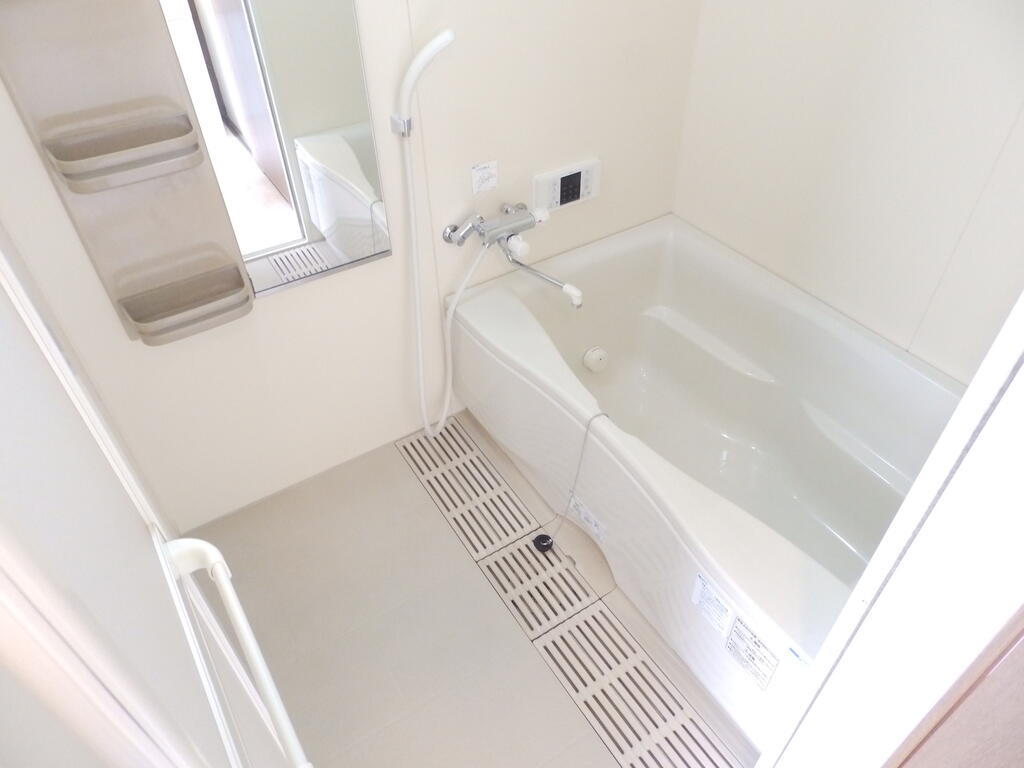 バス・シャワールーム　まだまだ綺麗です