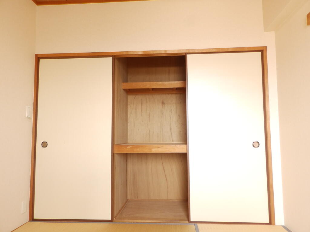 収納　各部屋あります