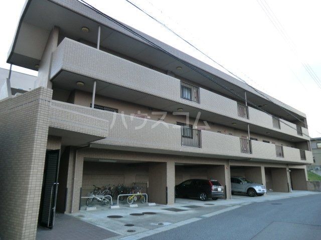 【長久手市富士浦のマンションの建物外観】