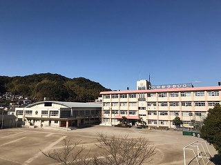 サニーヒル大峯台　B棟の小学校