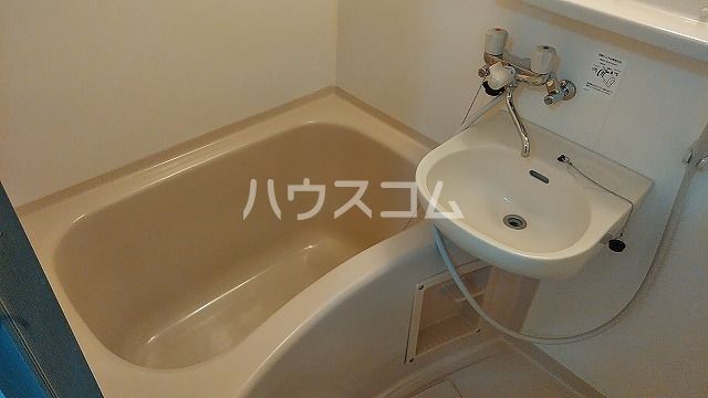 【ベル花水木のバス・シャワールーム】