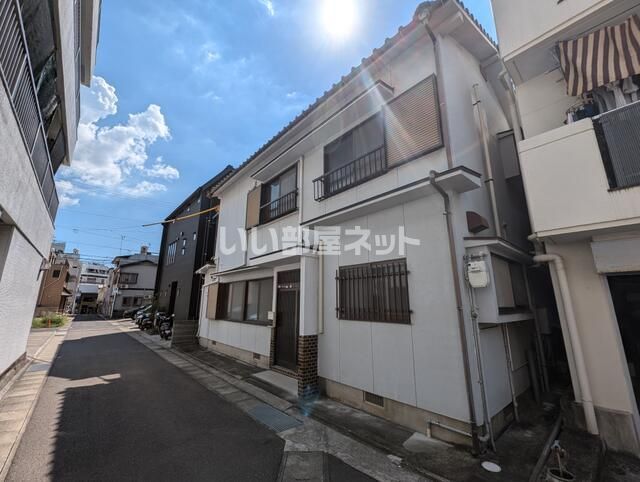 住吉町貸家の建物外観