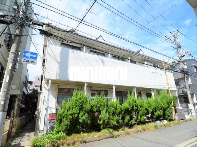 市川市南八幡のアパートの建物外観