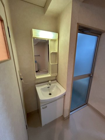 洗面設備　使いやすい洗面所です