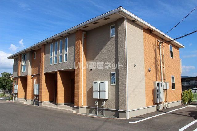 【サンシャインヒルズＢの建物外観】