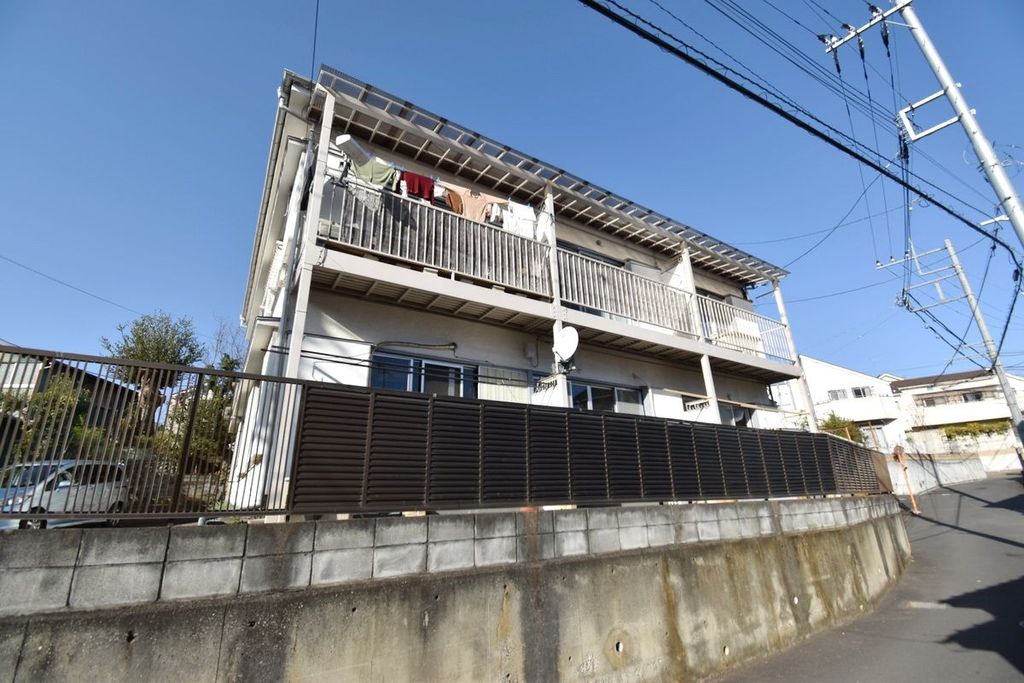 東大和市狭山のアパートの建物外観