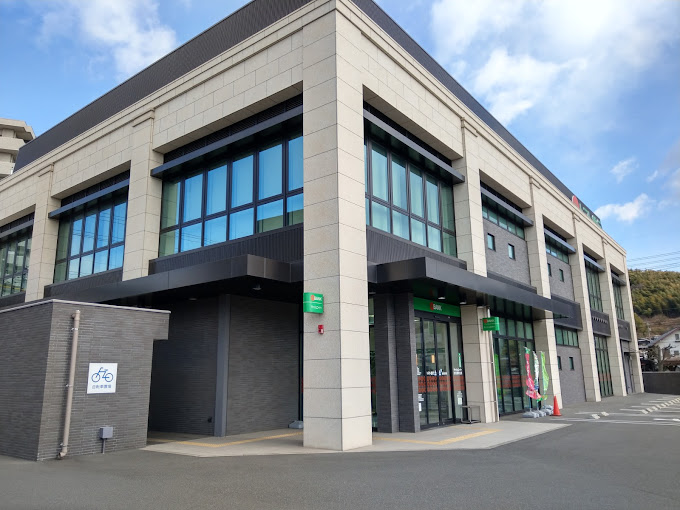 銀行　トマト銀行 倉敷営業部（銀行）まで402m
