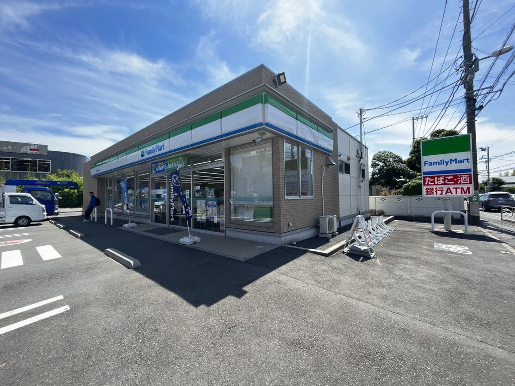 コンビニ　ファミリーマート 茅ヶ崎中島北店（コンビニ）まで610m