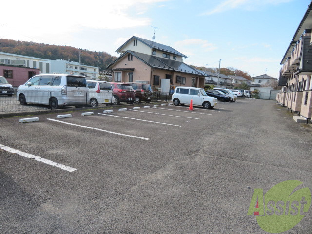 リジェール壱番館の駐車場