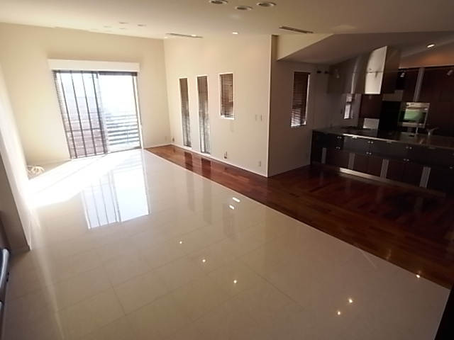 居室・リビング　日当たり良好♪