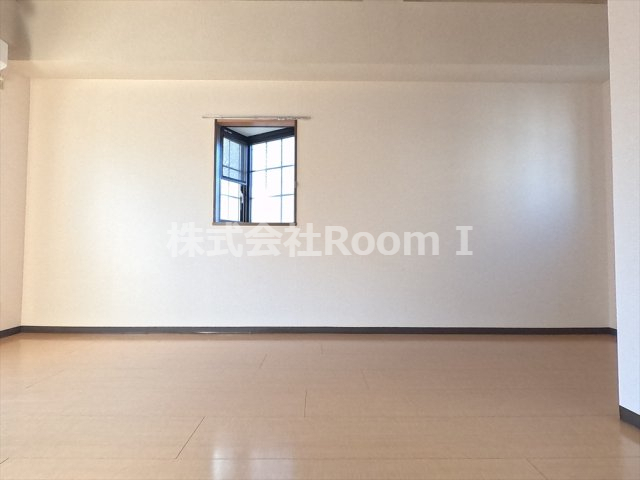 居室・リビング　こちらの居間で趣味の時間をお楽しみください