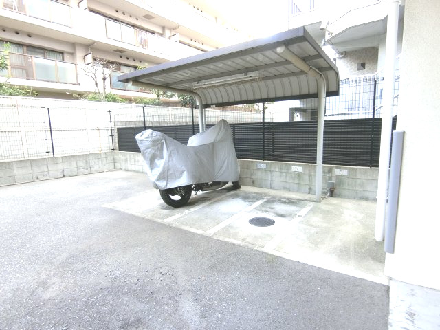駐車場　詳細は、RISUMO江坂本店→06-6155-7137まで♪