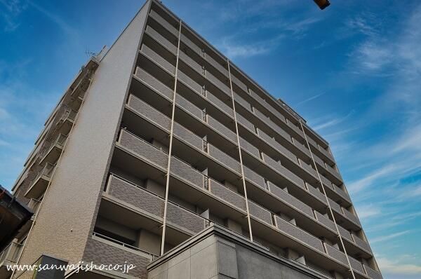 福山市入船町のマンションの建物外観