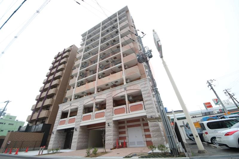 東大阪市長田西のマンションの建物外観