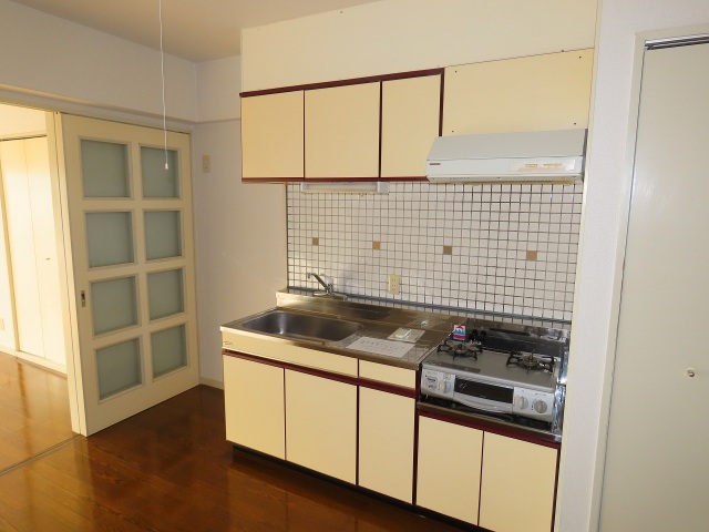 キッチン　同物件別号室の写真です。