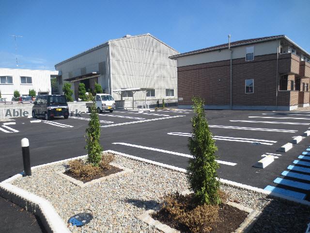 駐車場　駐車場