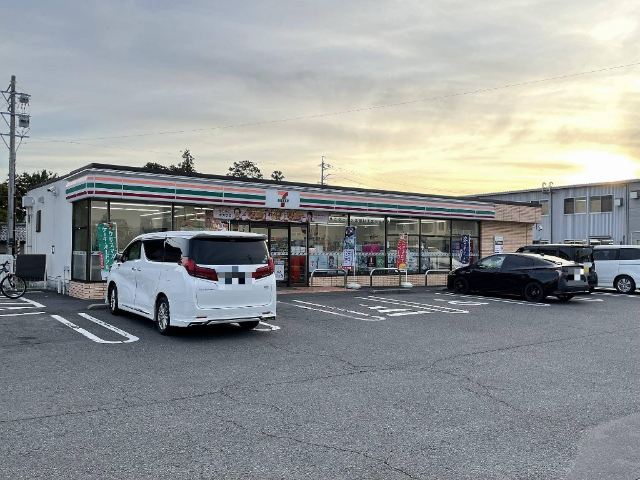 コンビニ　セブンイレブン焼津三和店（コンビニ）まで394m