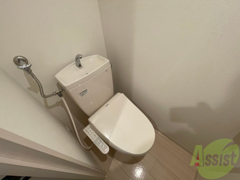 トイレ　こちらはトイレです。清潔感があり、安心して使用できます。