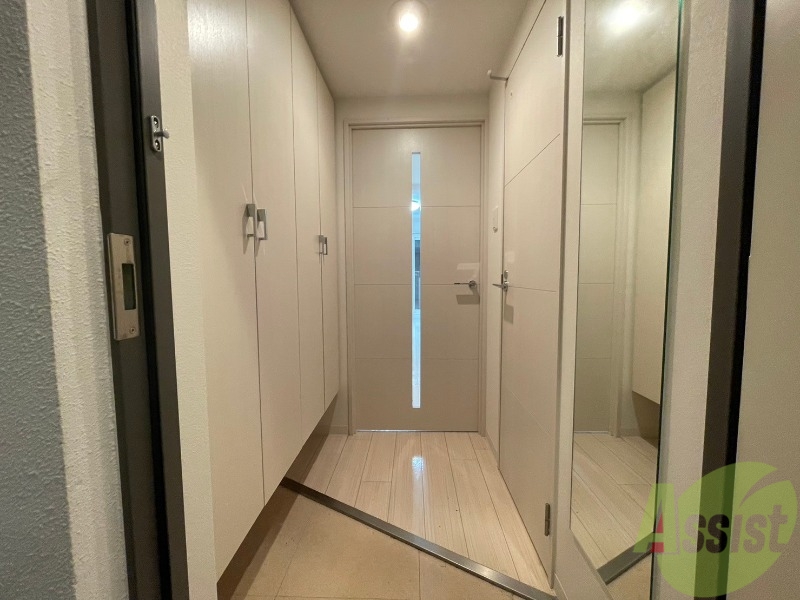 玄関　玄関の様子です。明るい印象ですね。気分もあがりそう。