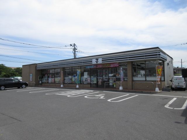 コンビニ　セブンイレブン（コンビニ）まで790m