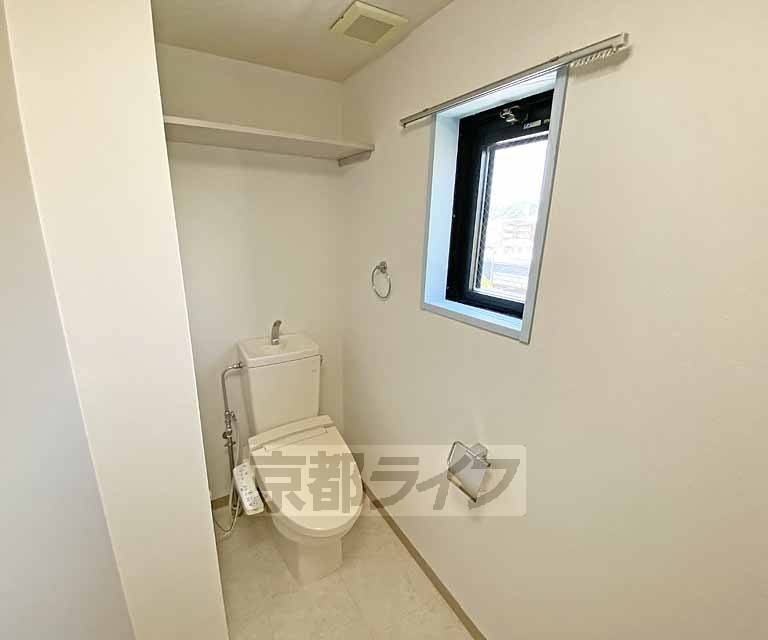 トイレ　ウォシュレット機能付きトイレです。