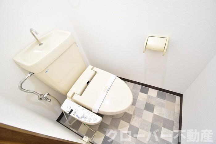 トイレ　温水洗浄暖房便座