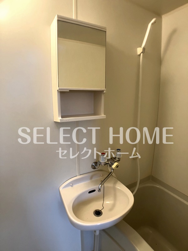 洗面設備　洗面所です 同型タイプ