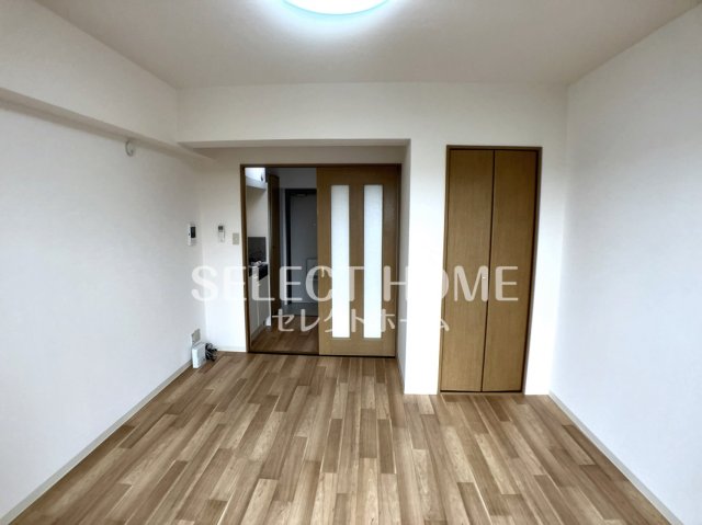 その他部屋・スペース　開放的な寝室です 同型タイプ