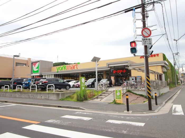 スーパー　ヨークマート（スーパー）まで1100m