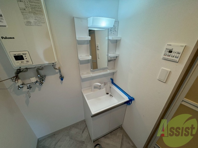 洗面設備　こちらに洗面台があります。朝の洗顔はこちらで。