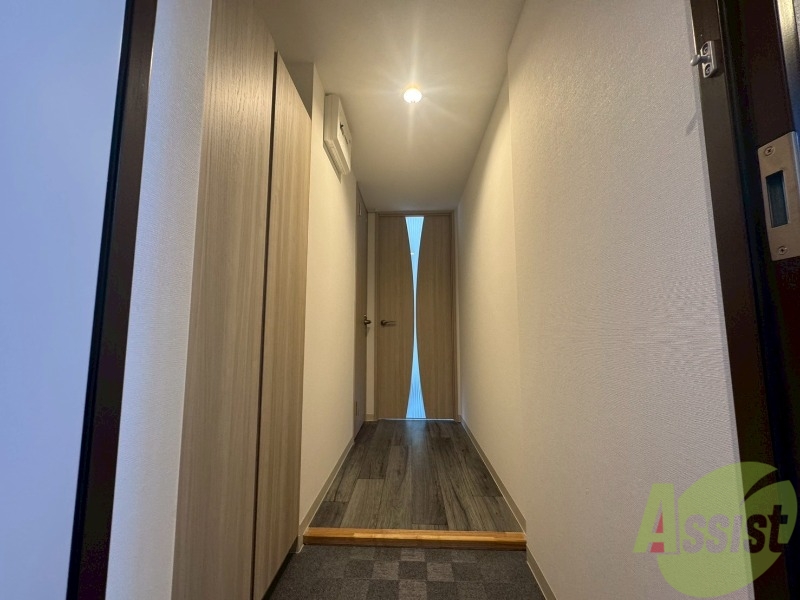 玄関　玄関の様子です。明るい印象ですね。気分もあがりそう。