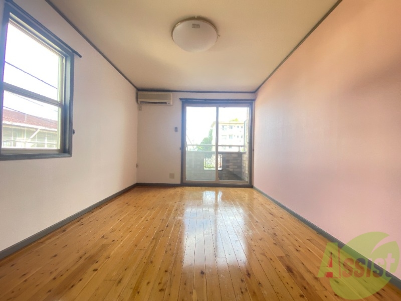 居室・リビング　１１帖の１Ｒです。広々としてきれいですね。