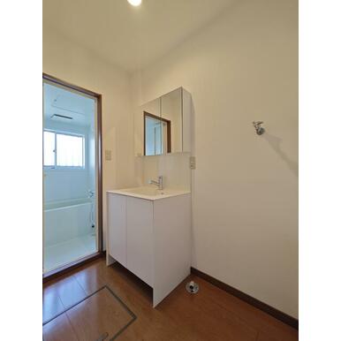 洗面設備　広い洗面スペース