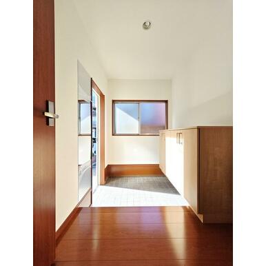 玄関　ゆったりとした玄関です