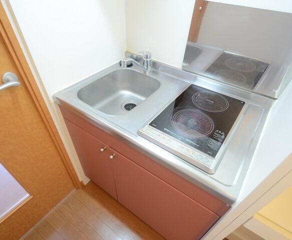 キッチン　※同タイプ部屋の写真です。